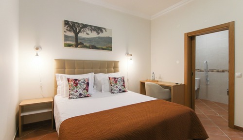 Standard Suite, Mobility Accessible, Courtyard View