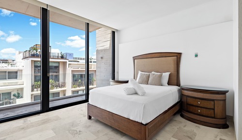 Deluxe Penthouse, Multiple Beds