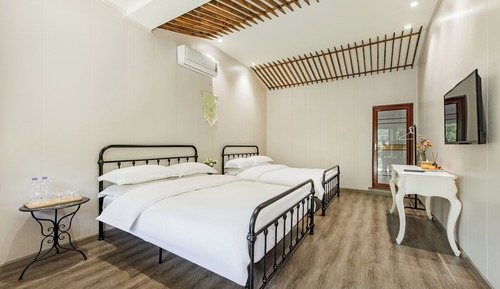 Elite Twin Room, Hill View