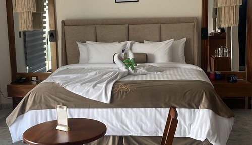 Suite, City View
