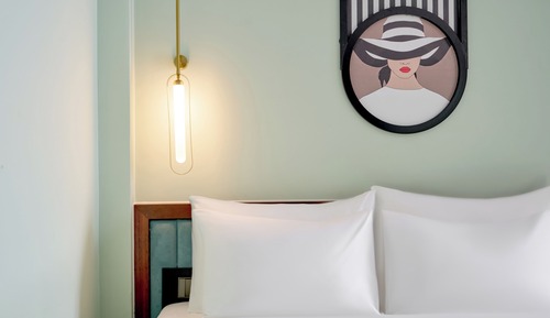 Solarium Balcony King room Street view