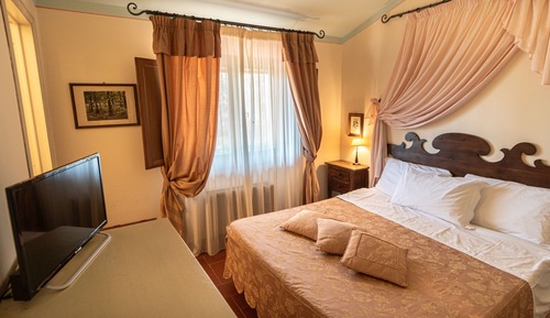 Classic Double Room
