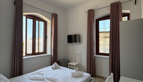 Economy Double Room, Garden View