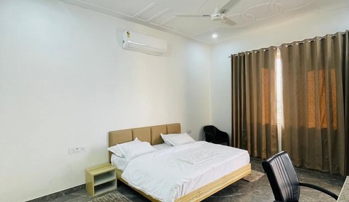 Deluxe Room, Balcony, Mountain View