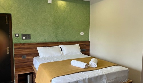 Superior Room, Lake View