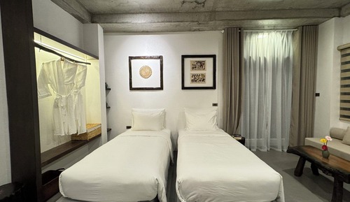 Deluxe Twin Room