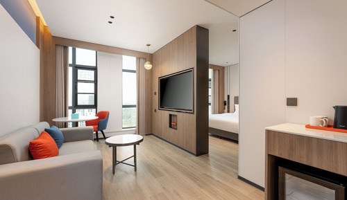 Suite, 1 King Bed