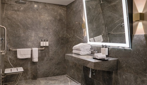 Classic Room, 1 King Bed, Accessible (High Floor)