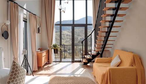 Comfort Loft, Balcony, Hill View