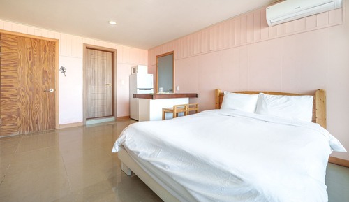 Basic Room, 1 Bedroom (Jinju Lin)