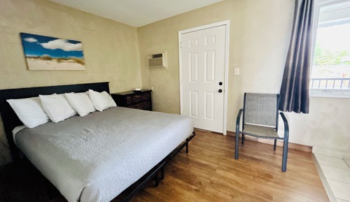 Family Double Room, 2 Queen Beds, Connecting Rooms, Courtyard View ( upper level, stairs only)