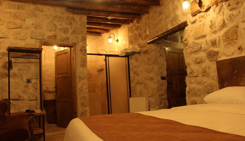 STONE ROOM 106