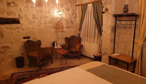 STONE ROOM 104