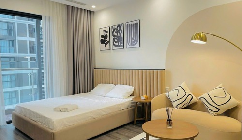 Deluxe Studio Suite, Balcony, Garden View