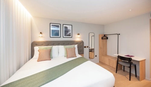 One Bedroom Apartment