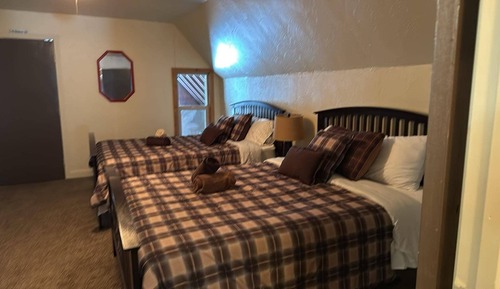 Family Room, Multiple Beds, Mountain View