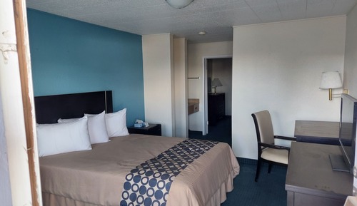 Basic Single Room, Patio