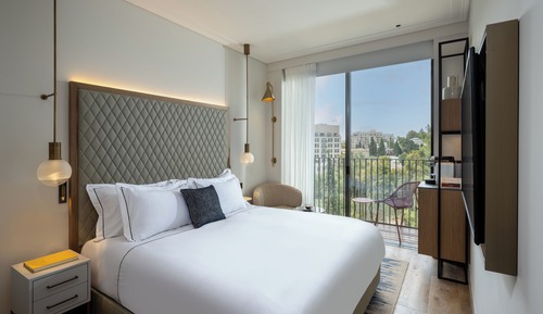 Executive Balcony High Floor