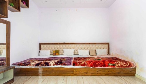 Room, Mountain View