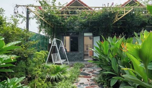 Comfort Room, Pool View