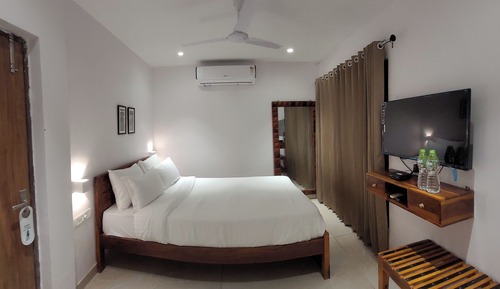 Family Double Room, Balcony, Hill View