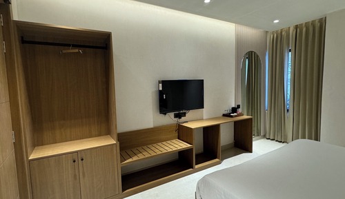 Comfort Room, Hill View