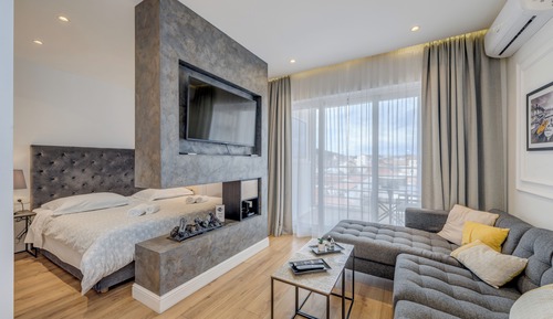 Deluxe Studio Suite, Balcony, City View