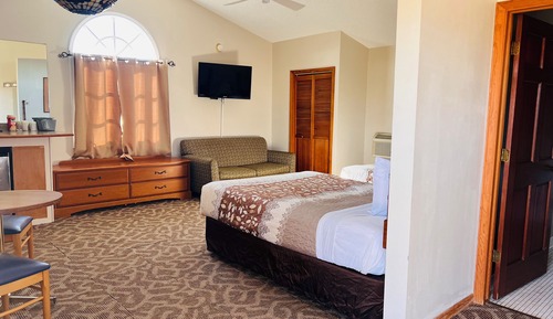 Suite, 2 Queen Beds, Non Smoking