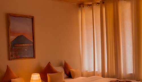 Classic Twin Room, Partial Lake View