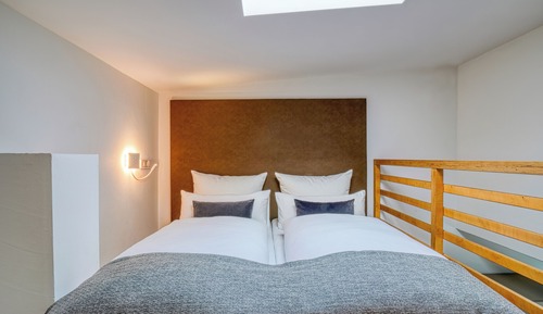Single Room, Balcony, Courtyard View