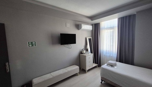 Economy Room