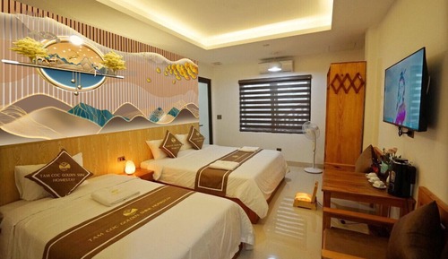 Comfort Room, Courtyard View