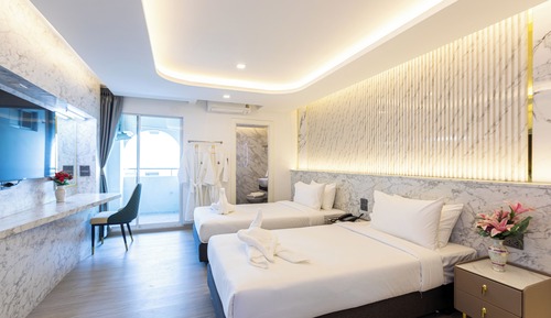Twin Suite with Bathtub+Superior King with Bathtub