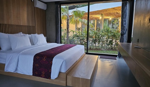 Deluxe Room, Garden View
