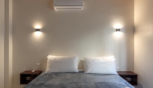 Luxury Apartment, 3 Bedrooms, Poolside