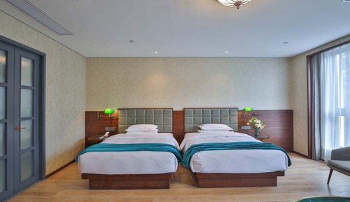 Signature Twin Room