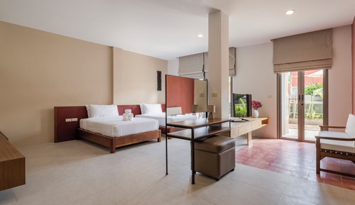 Poolside Suite