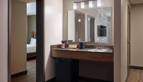 Premium Suite (Grizzly Bear)