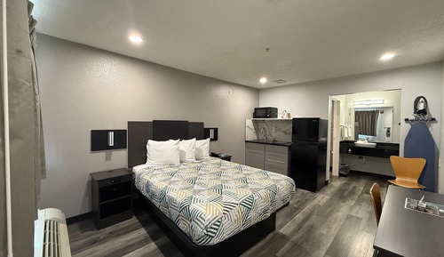 Standard Room, 1 Queen Bed, Non Smoking