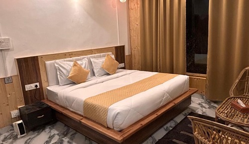 Deluxe Single Room