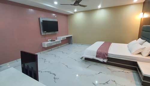 Economy Room, Mountain View