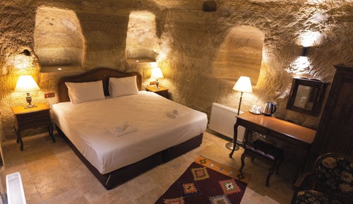 Superior Cave Room