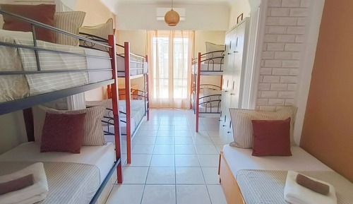 Apartment, 4 Bedrooms, Balcony