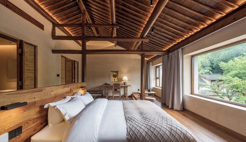 Deluxe Suite, Hill View