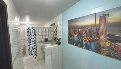 Family Room, Private Bathroom