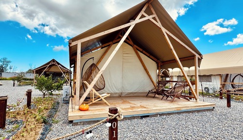 Standard Tent, Hill View