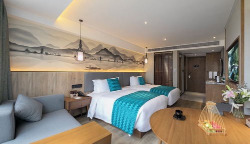 Luxury Twin Room, City View