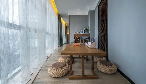 Suite, City View