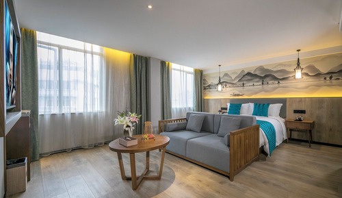 Design Double Room, City View