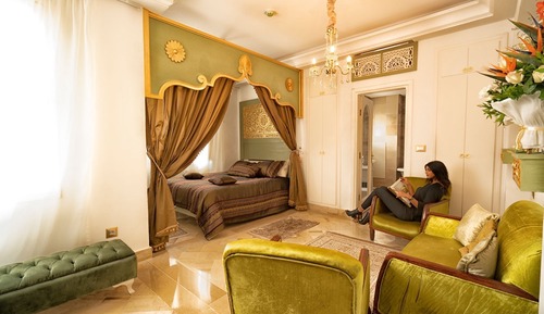 Deluxe Double Room, Bathtub
